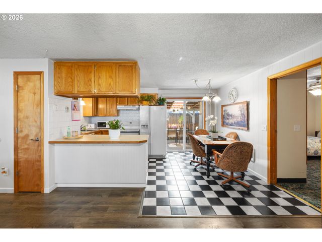 1480 Ne Kane Dr, Gresham, OR 97030