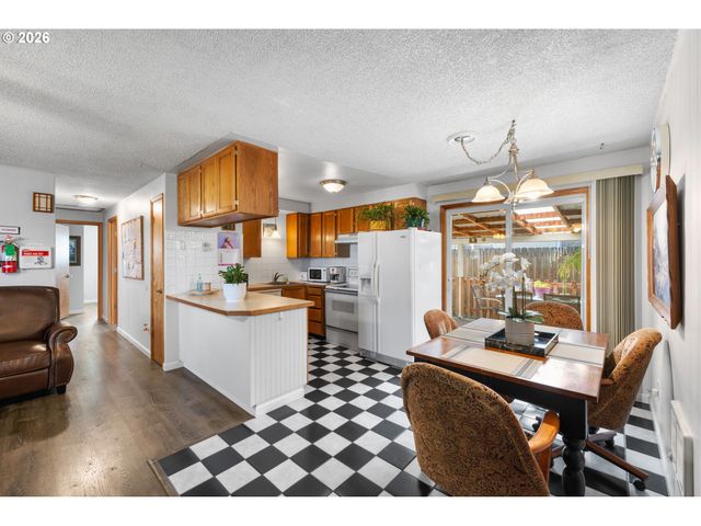 1480 Ne Kane Dr, Gresham, OR 97030