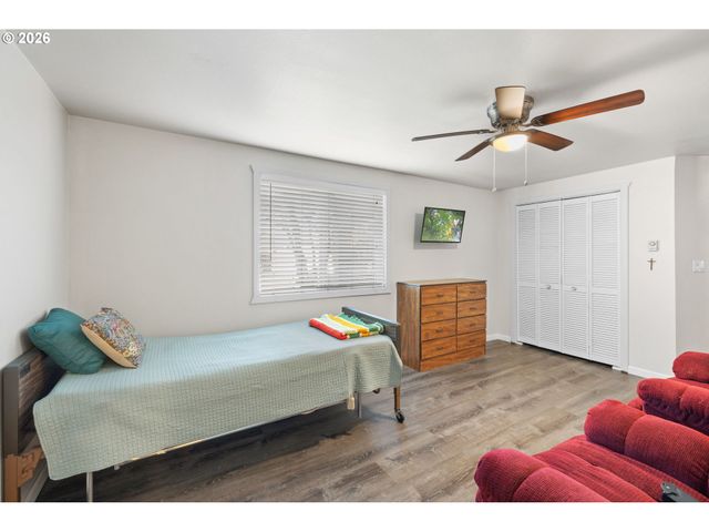 1480 Ne Kane Dr, Gresham, OR 97030