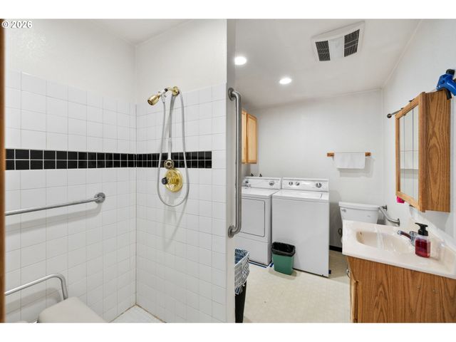 1480 Ne Kane Dr, Gresham, OR 97030