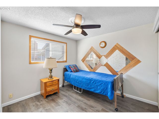 1480 Ne Kane Dr, Gresham, OR 97030