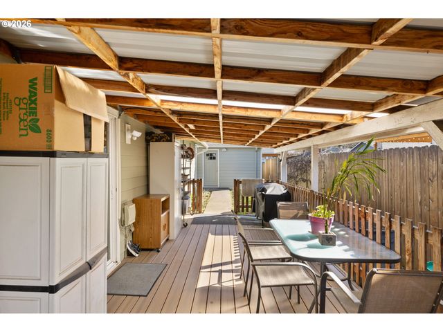 1480 Ne Kane Dr, Gresham, OR 97030