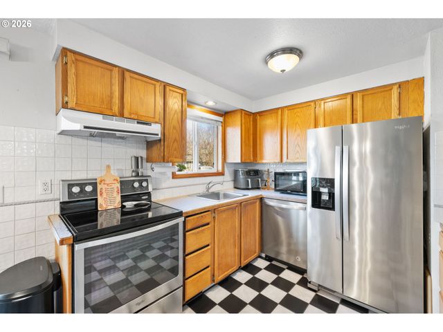 1480 Ne Kane Dr, Gresham, OR 97030