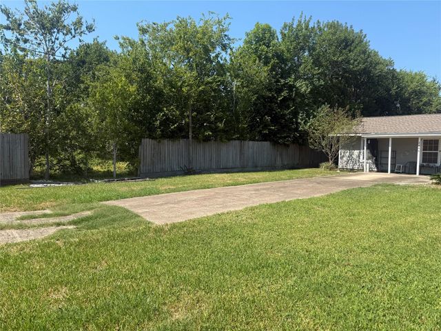 2446 Rue De Lafitte Drive, Dickinson, TX 77539
