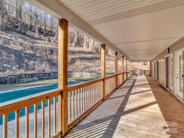 284 Cutting Edge Drive, Sylva, NC 28779