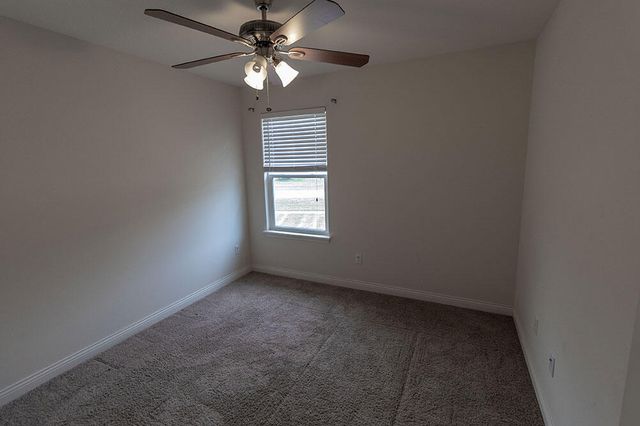 2807 AMBERWOOD CT, Columbia, MO 65203