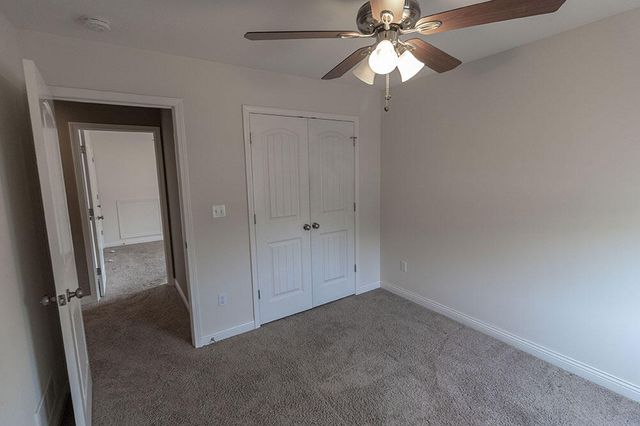 2807 AMBERWOOD CT, Columbia, MO 65203