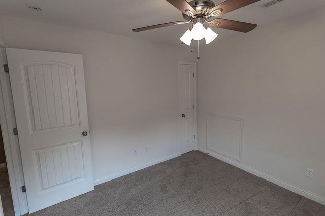 2807 AMBERWOOD CT, Columbia, MO 65203