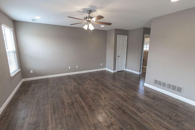 2807 AMBERWOOD CT, Columbia, MO 65203