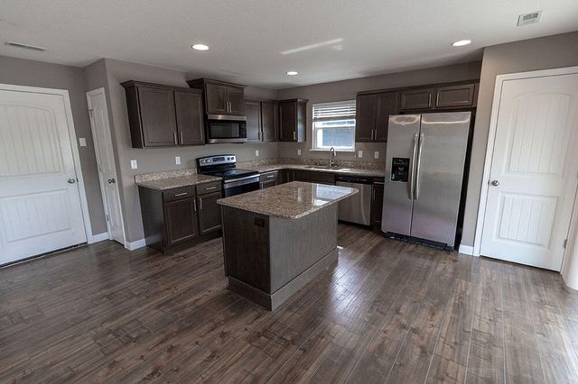 2807 AMBERWOOD CT, Columbia, MO 65203