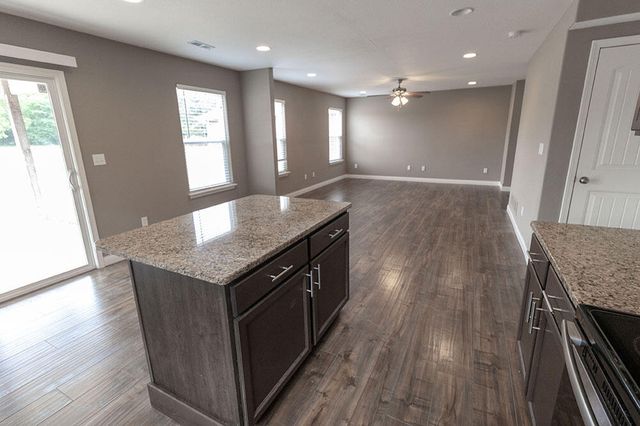 2807 AMBERWOOD CT, Columbia, MO 65203