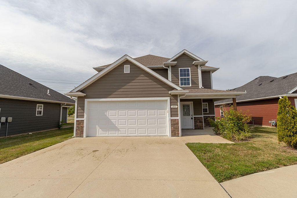 2807 AMBERWOOD CT, Columbia, MO 65203