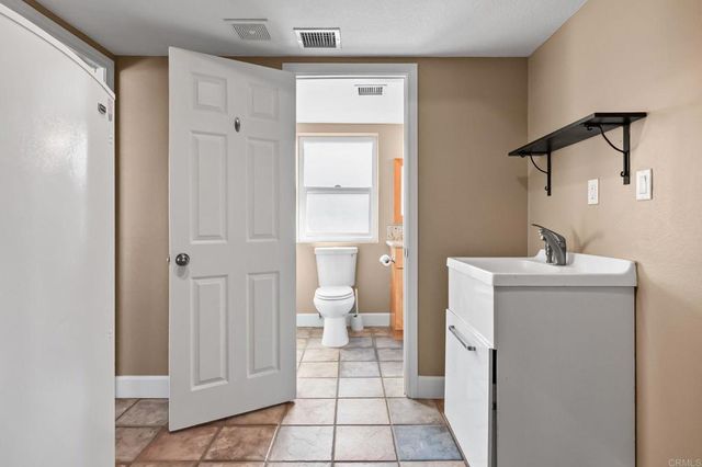 10106 Buena Vista Avenue, Santee, CA 92071