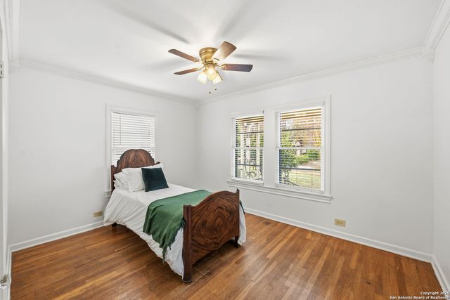 2031 W Summit, San Antonio, TX 78201