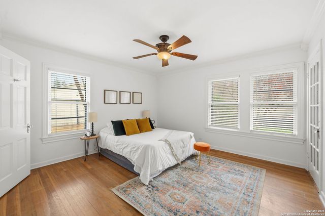 2031 W Summit, San Antonio, TX 78201