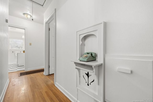 2031 W Summit, San Antonio, TX 78201