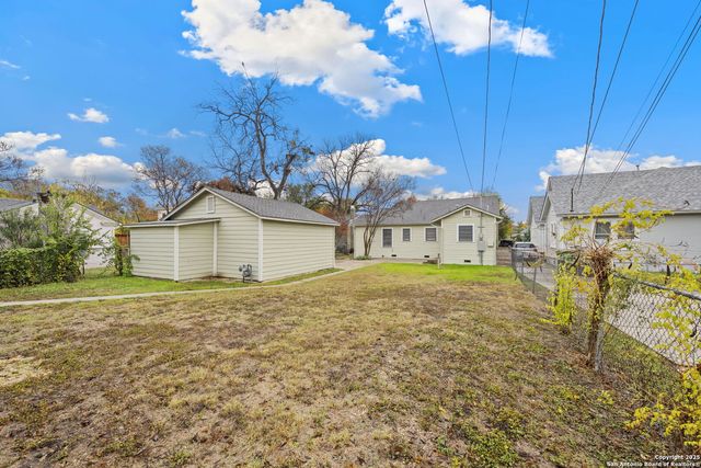 2031 W Summit, San Antonio, TX 78201