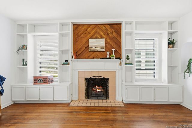 2031 W Summit, San Antonio, TX 78201