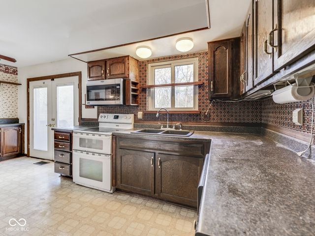 7005 N Briarhopper Road, Monrovia, IN 46157
