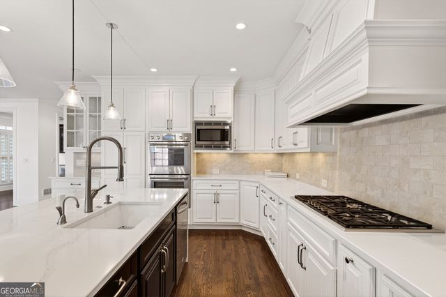 16 Conifer Circle NE, Atlanta, GA 30342