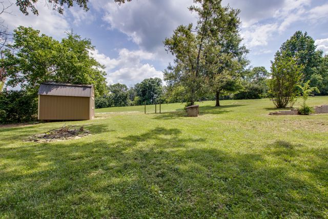 295 Hill Ct, Gallatin, TN 37066