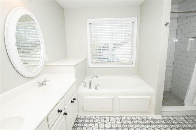 1820 Snow Hill Court, Lawrenceville, GA 30045