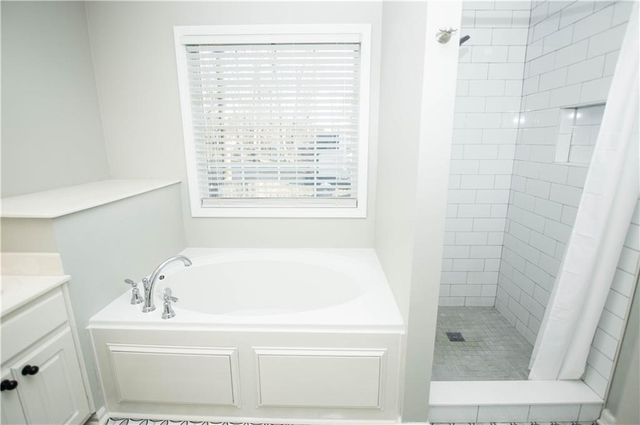 1820 Snow Hill Court, Lawrenceville, GA 30045