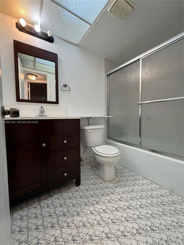 8135 Sunrise Lakes Blvd 302, Sunrise, FL 33322