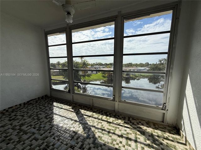 8135 Sunrise Lakes Blvd 302, Sunrise, FL 33322