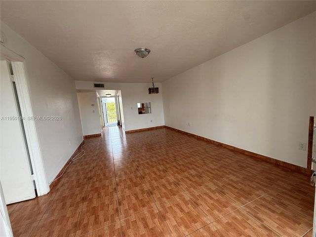 8135 Sunrise Lakes Blvd 302, Sunrise, FL 33322