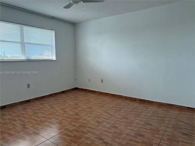 8135 Sunrise Lakes Blvd 302, Sunrise, FL 33322