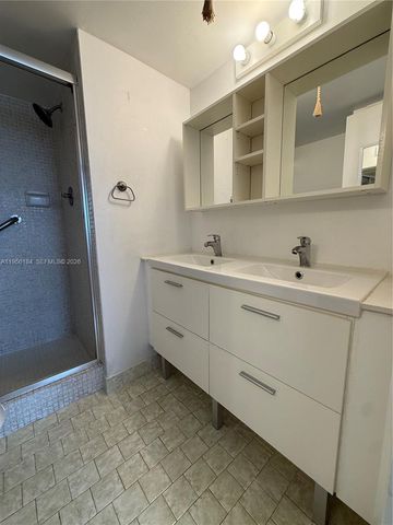 8135 Sunrise Lakes Blvd 302, Sunrise, FL 33322