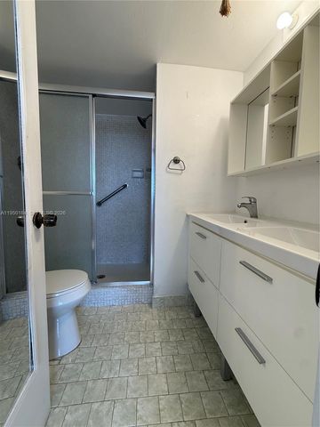 8135 Sunrise Lakes Blvd 302, Sunrise, FL 33322