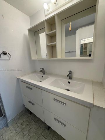 8135 Sunrise Lakes Blvd 302, Sunrise, FL 33322