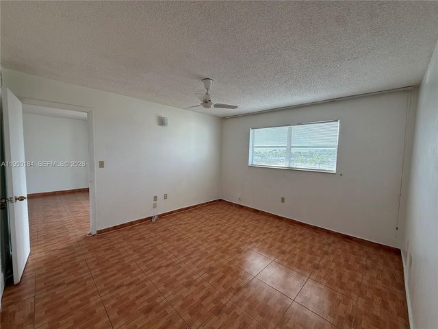 8135 Sunrise Lakes Blvd 302, Sunrise, FL 33322