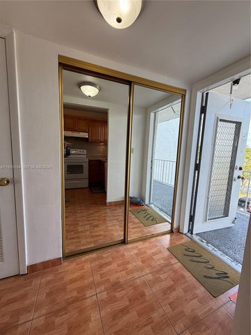 8135 Sunrise Lakes Blvd 302, Sunrise, FL 33322