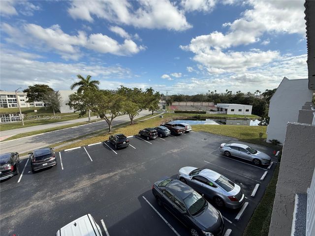 8135 Sunrise Lakes Blvd 302, Sunrise, FL 33322