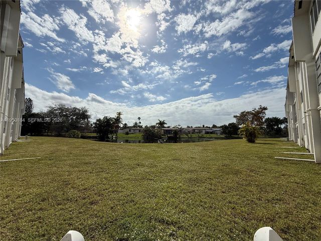 8135 Sunrise Lakes Blvd 302, Sunrise, FL 33322