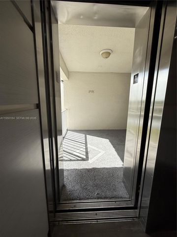 8135 Sunrise Lakes Blvd 302, Sunrise, FL 33322