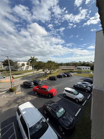 8135 Sunrise Lakes Blvd 302, Sunrise, FL 33322