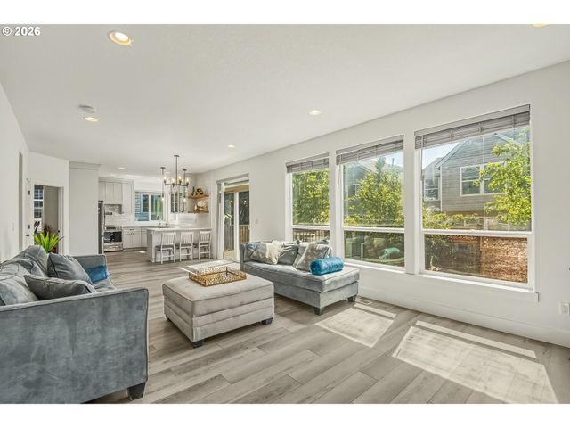 4726 Se SALQUIST Rd, Gresham, OR 97080