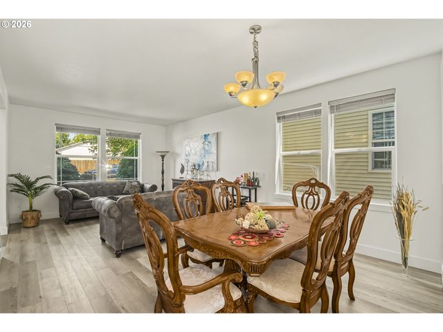 4726 Se SALQUIST Rd, Gresham, OR 97080