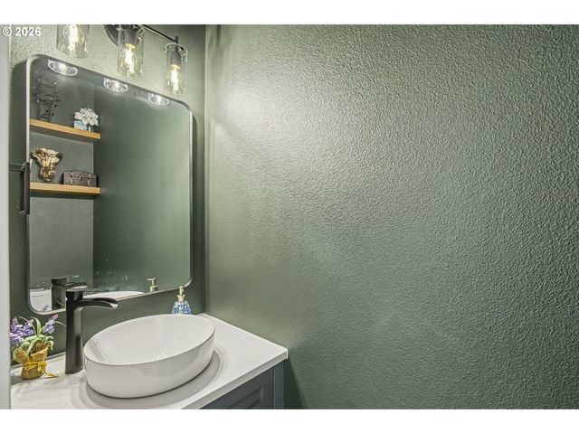 4726 Se SALQUIST Rd, Gresham, OR 97080