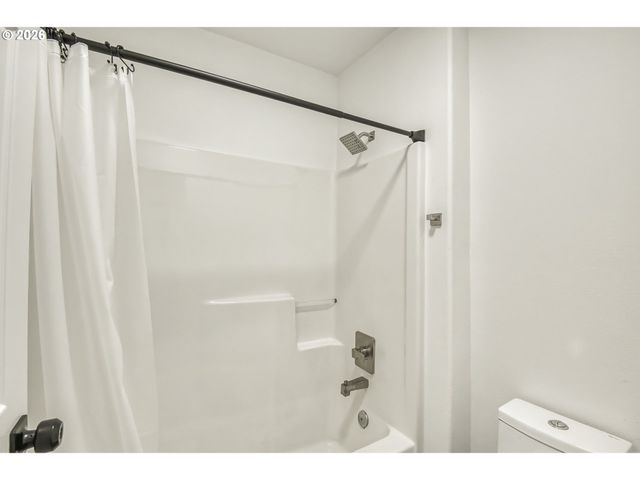 4726 Se SALQUIST Rd, Gresham, OR 97080