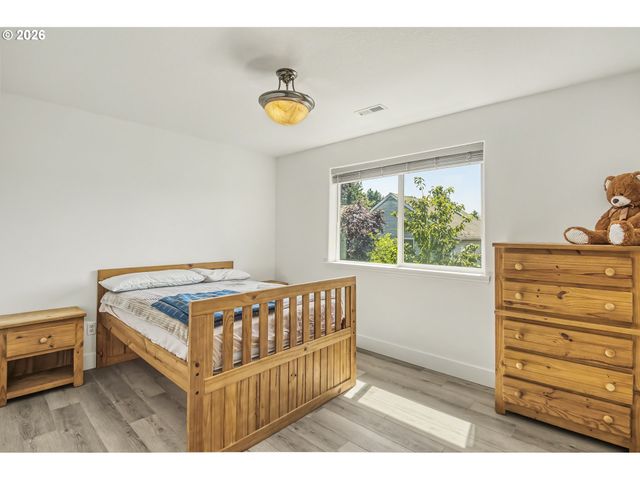 4726 Se SALQUIST Rd, Gresham, OR 97080