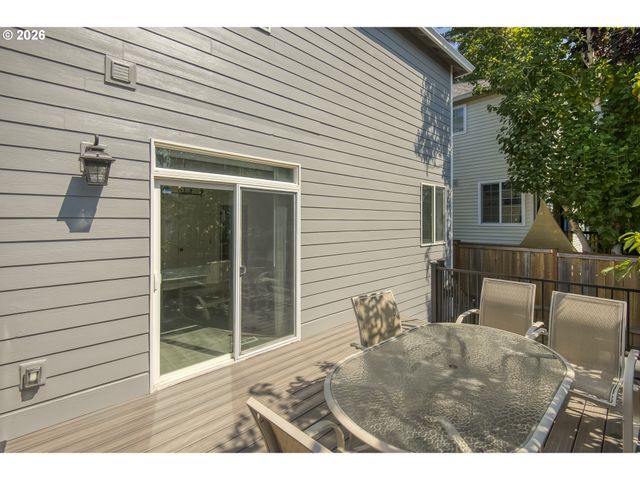4726 Se SALQUIST Rd, Gresham, OR 97080