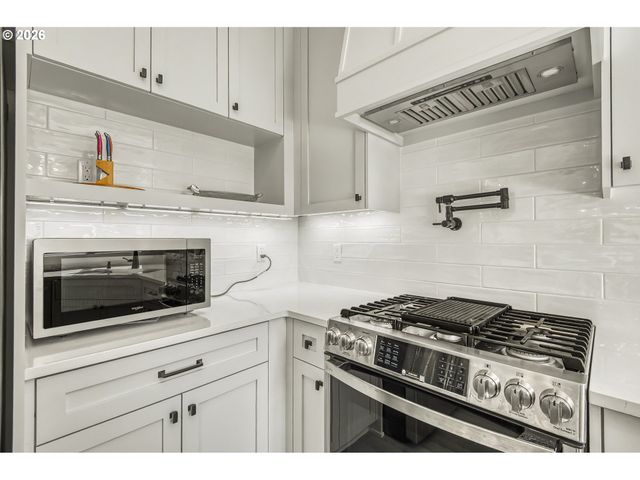 4726 Se SALQUIST Rd, Gresham, OR 97080