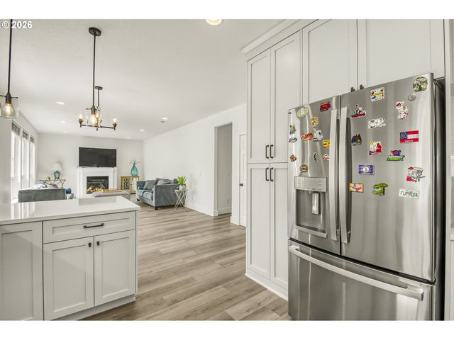 4726 Se SALQUIST Rd, Gresham, OR 97080