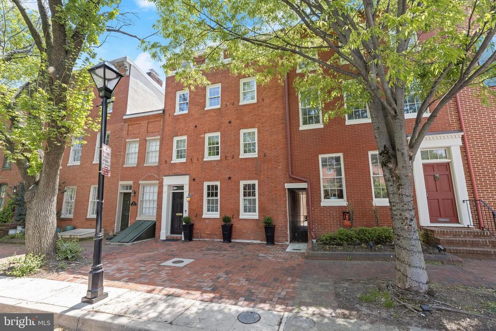 Image 1 of property listing at 133 W LEE ST, Baltimore, MD 21201