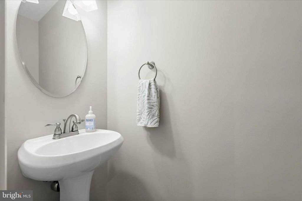 Image 17 of property listing at 133 W LEE ST, Baltimore, MD 21201